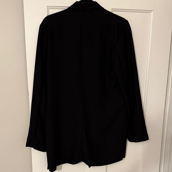 Elizabeth and James Oversized Black Blazer - Picture 4 of 4